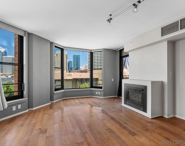 500 W Harbor Dr. - Photo Thumbnail 7