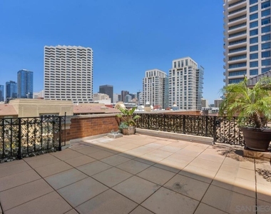 500 W Harbor Dr. - Photo Thumbnail 14
