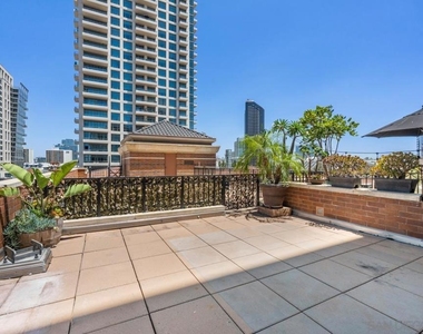 500 W Harbor Dr. - Photo Thumbnail 12