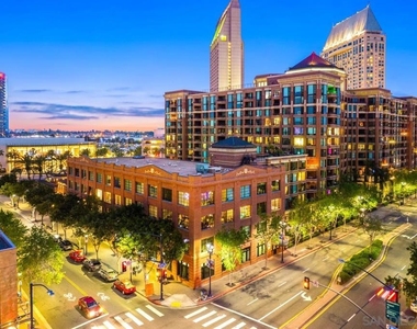 500 W Harbor Dr. - Photo Thumbnail 41