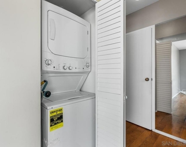 500 W Harbor Dr. - Photo Thumbnail 31