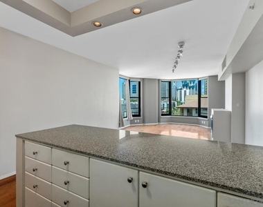 500 W Harbor Dr. - Photo Thumbnail 4