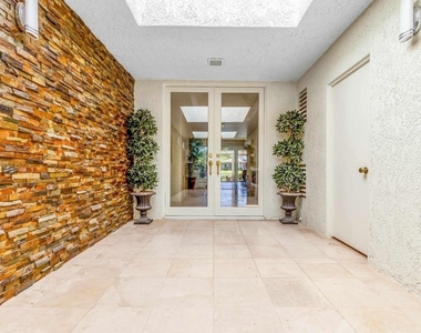 6 Colgate Drive - Photo Thumbnail 4