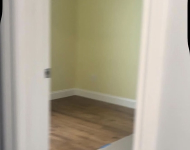 130-13 109th Avenue - Photo Thumbnail 2