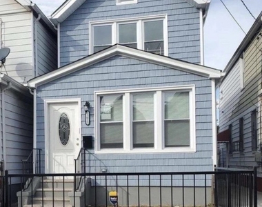 130-13 109th Avenue - Photo Thumbnail 5