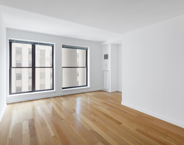 37 Wall Street - Photo Thumbnail 2