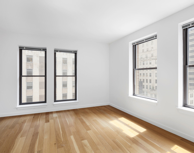 37 Wall Street - Photo Thumbnail 4