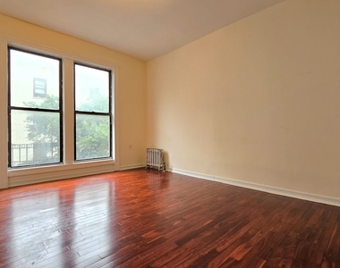 255 Fort Washington Avenue - Photo Thumbnail 1