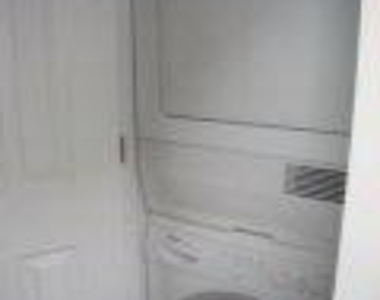 Avenue B - Photo Thumbnail 6
