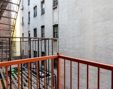 Avenue B - Photo Thumbnail 10