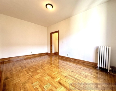 64 West 108th Street - Photo Thumbnail 2