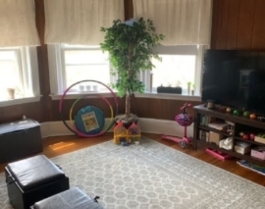 275 Aspinwall Ave - Photo Thumbnail 1