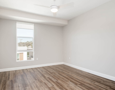 4275 Mission Bay Drive - Photo Thumbnail 12