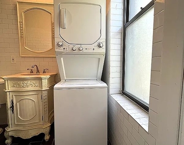 979 Seneca Avenue - Photo Thumbnail 7