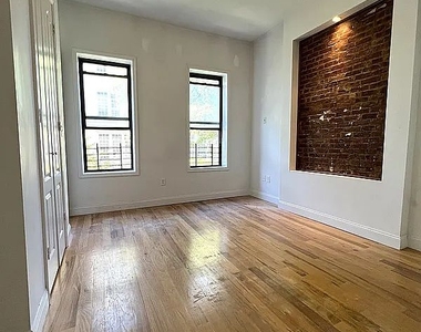 979 Seneca Avenue - Photo Thumbnail 4