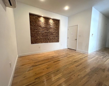 979 Seneca Avenue - Photo Thumbnail 1