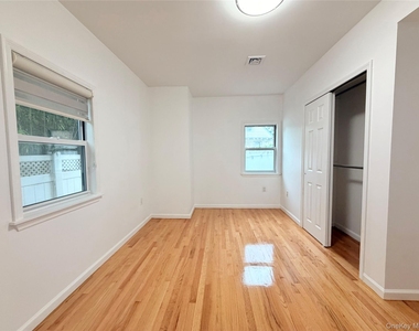 205th Street - Photo Thumbnail 6