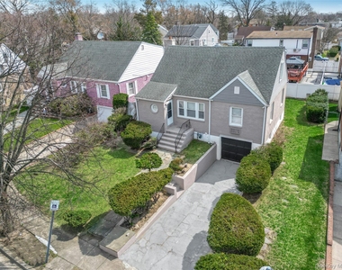 5 Hawthorne Lane - Photo Thumbnail 1