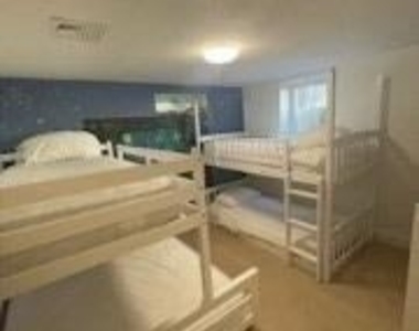 142 Flamingo Street - Photo Thumbnail 11