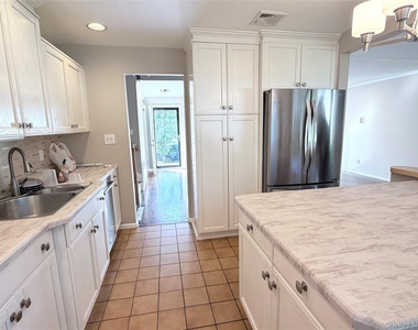 96 Phipps Lane - Photo Thumbnail 2
