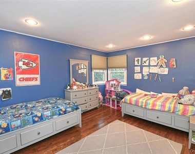 96 Phipps Lane - Photo Thumbnail 8