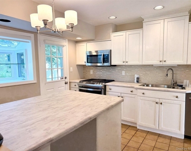 96 Phipps Lane - Photo Thumbnail 1