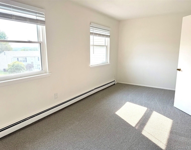 209 Everett Place - Photo Thumbnail 11