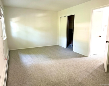 209 Everett Place - Photo Thumbnail 14