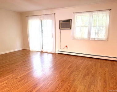 209 Everett Place - Photo Thumbnail 5