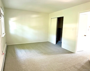 209 Everett Place - Photo Thumbnail 13