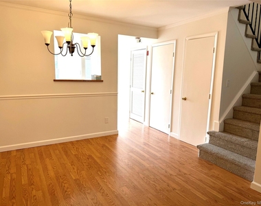 209 Everett Place - Photo Thumbnail 4