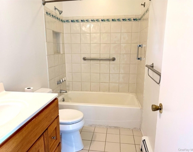 209 Everett Place - Photo Thumbnail 12