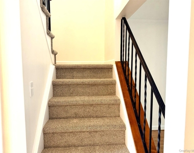 209 Everett Place - Photo Thumbnail 8
