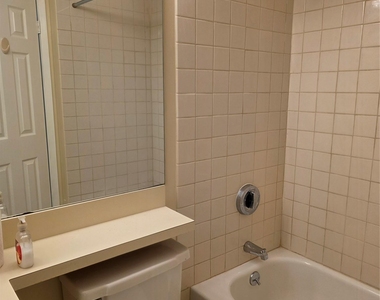 71-09 Park Avenue - Photo Thumbnail 3