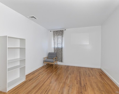 22 Hudson Place - Photo Thumbnail 13