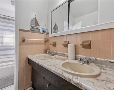 22 Hudson Place - Photo Thumbnail 11