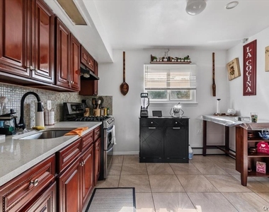22 Hudson Place - Photo Thumbnail 5