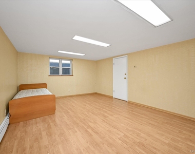 9964 65th Avenue - Photo Thumbnail 16