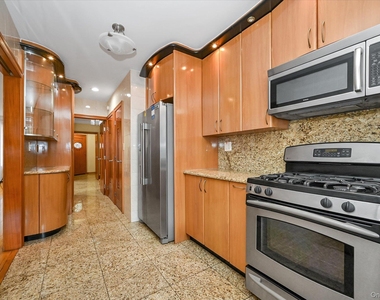 9964 65th Avenue - Photo Thumbnail 6