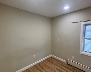 132-28 Crossbay Boulevard - Photo Thumbnail 3