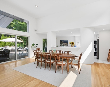 16 Elizabeth Lane - Photo Thumbnail 5
