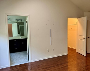 127 Meadow View Drive - Photo Thumbnail 11
