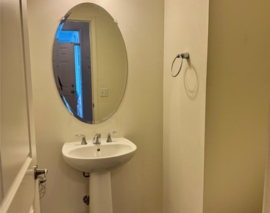 127 Meadow View Drive - Photo Thumbnail 7