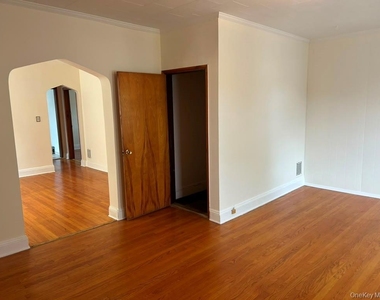 121-07 97th Avenue - Photo Thumbnail 4