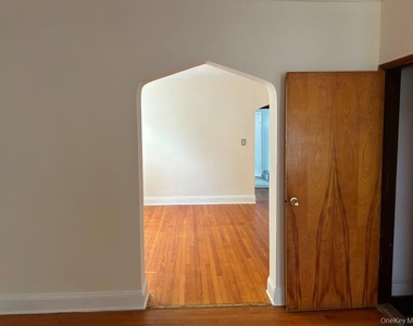 121-07 97th Avenue - Photo Thumbnail 3