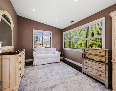 98 Lisa Drive - Photo Thumbnail 17