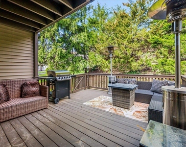 98 Lisa Drive - Photo Thumbnail 25