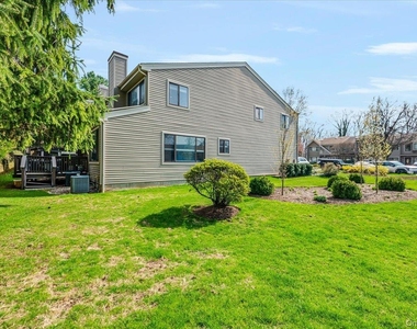 98 Lisa Drive - Photo Thumbnail 28