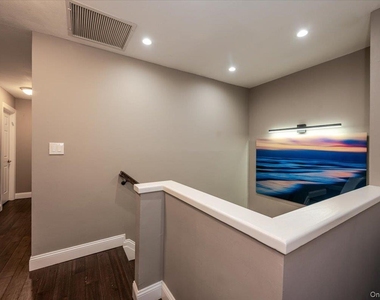 98 Lisa Drive - Photo Thumbnail 14
