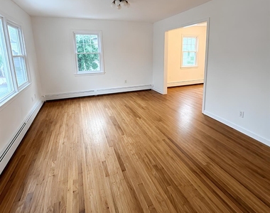 21 Walnut Avenue - Photo Thumbnail 2